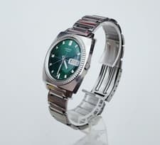 Men's JAPAN Vintage 1971 AUTOMATIC Watch SEIKO 7006-7017. Green Dial