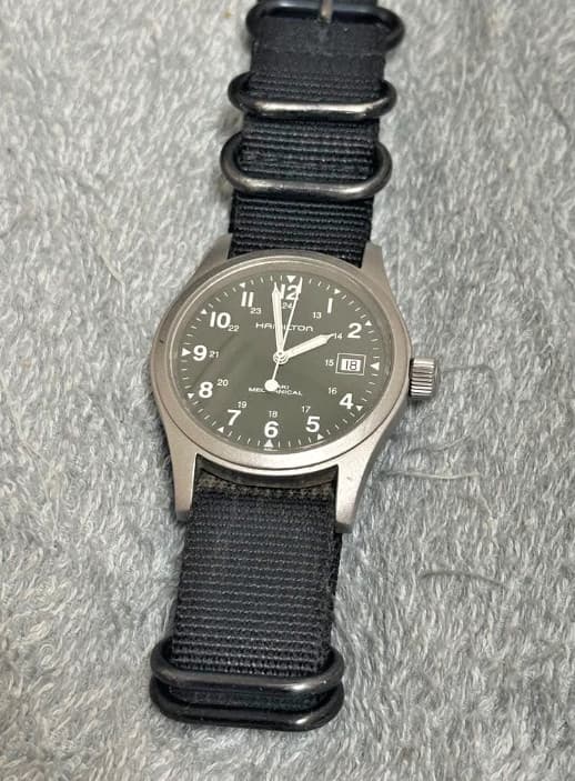 Hamilton Khaki Field Mechanical H694190 Hand-Wound 38mm Men's Watch - Excellent