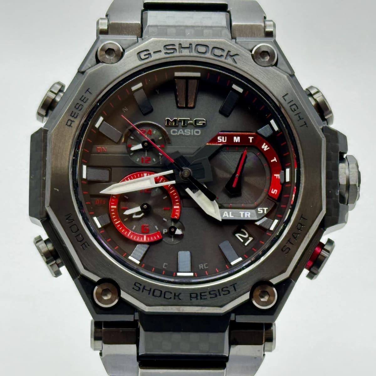 Near Mint CASIO G-SHOCK MT-G MTG-B2000YBD-1AJF Carbon Core Guard Bluetooth Watch