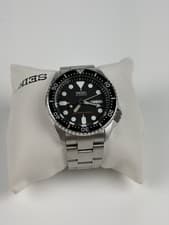 Seiko Men's Black Watch - SKX007K Full Set w/ Box and Papers VG Miltat Bracelet