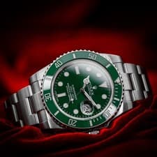 Rolex Submariner Date Hulk 116610LV Green Dial 40mm