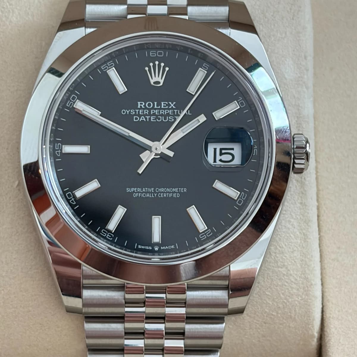 2025 New unworn Rolex Datejust 41mm - Black dial - Jubilee - Reference 126300