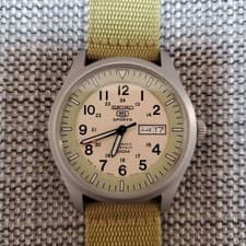 Seiko SNZG07J1 Automatic Watch Cream Dial Green Strap Authentic Rare