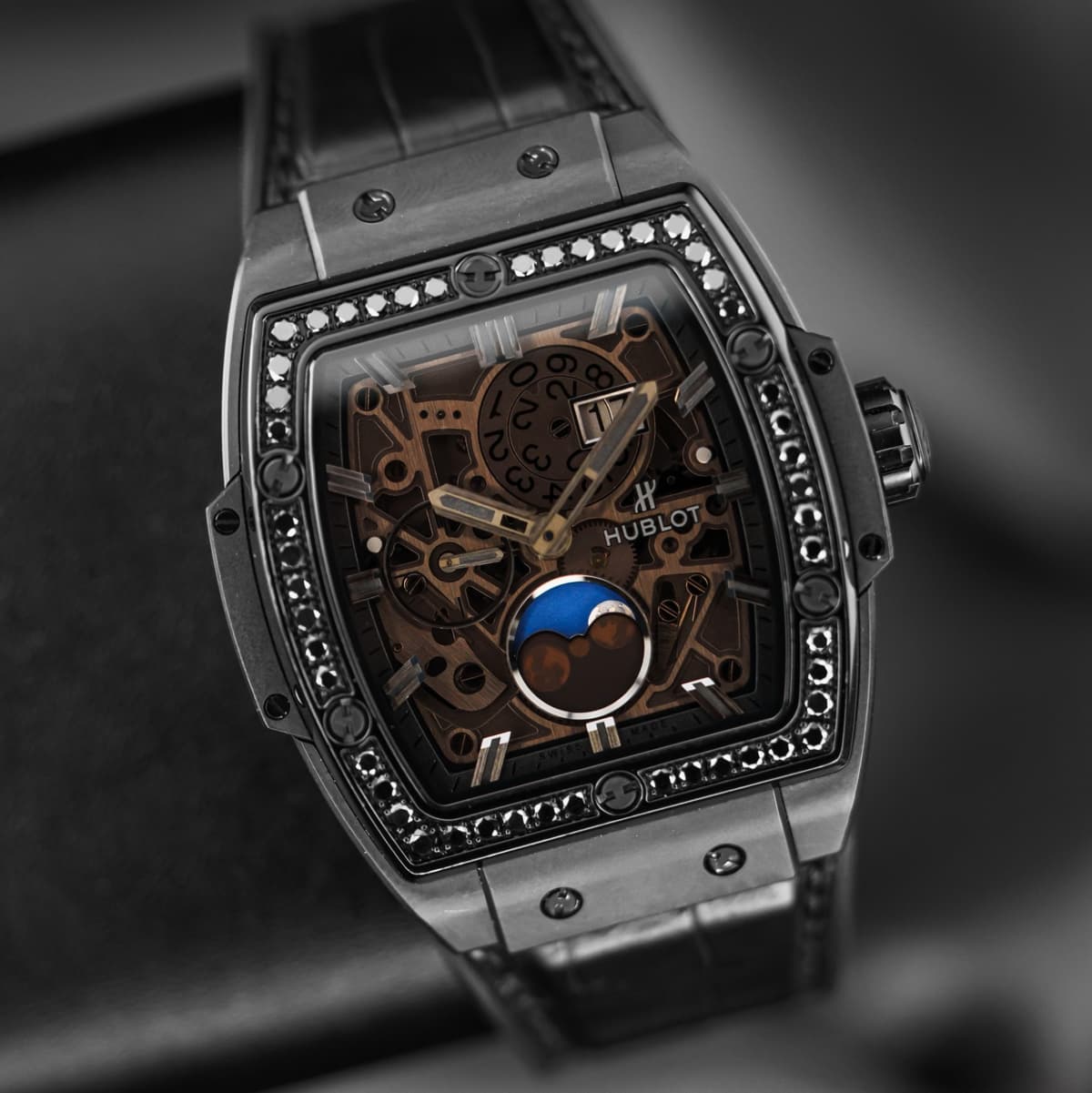 Hublot Big Bang  Black Watch Box and Papers Excellent - 647.CI.1110.LR.1200