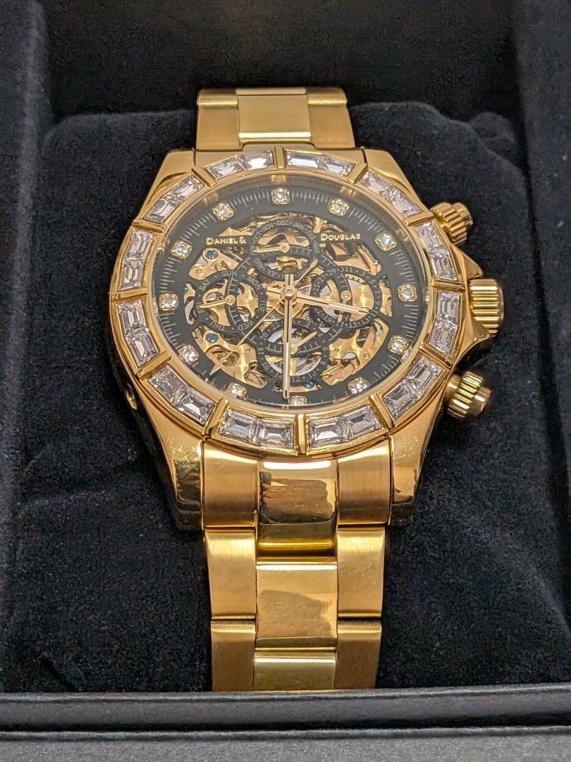 Daniel & Douglas Vintage Watch 40mm All Links Included Excellent Used Condition