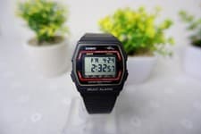 [Holy Grail] Vintage Casio W-25 Marlin 181 Red Border Multi Alarm Digital Watch
