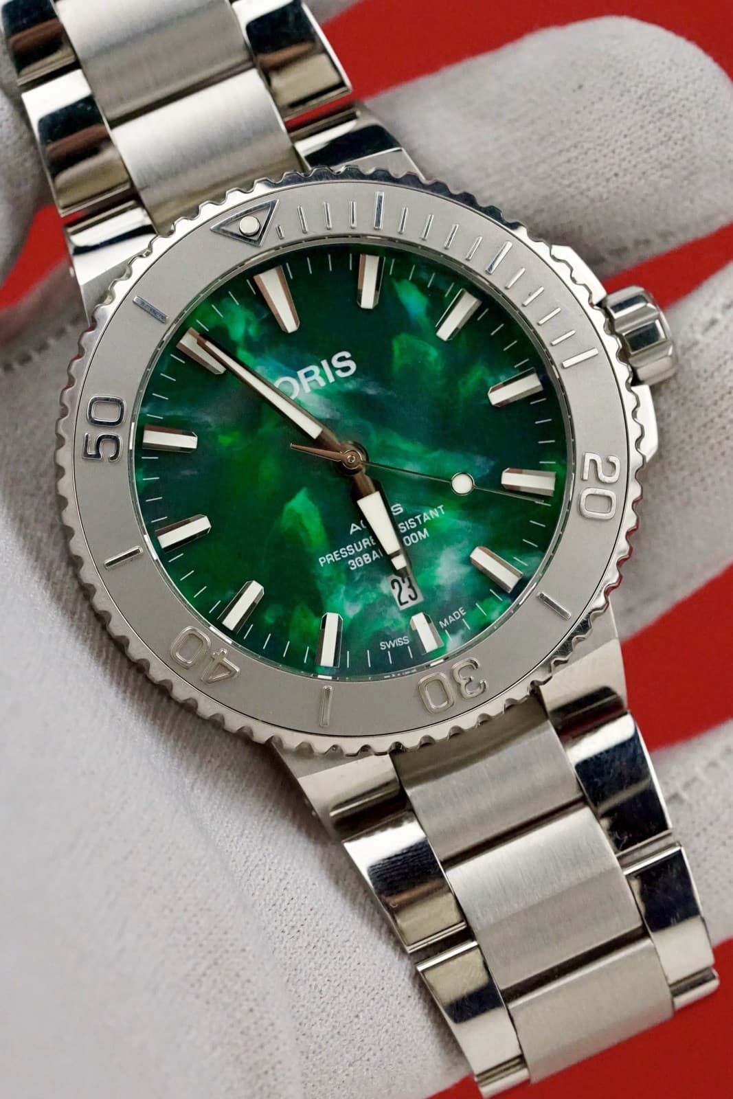 Oris Aquis Oris x Bracenet #733 7730 4137 Recycled Net Dial Box & Papers