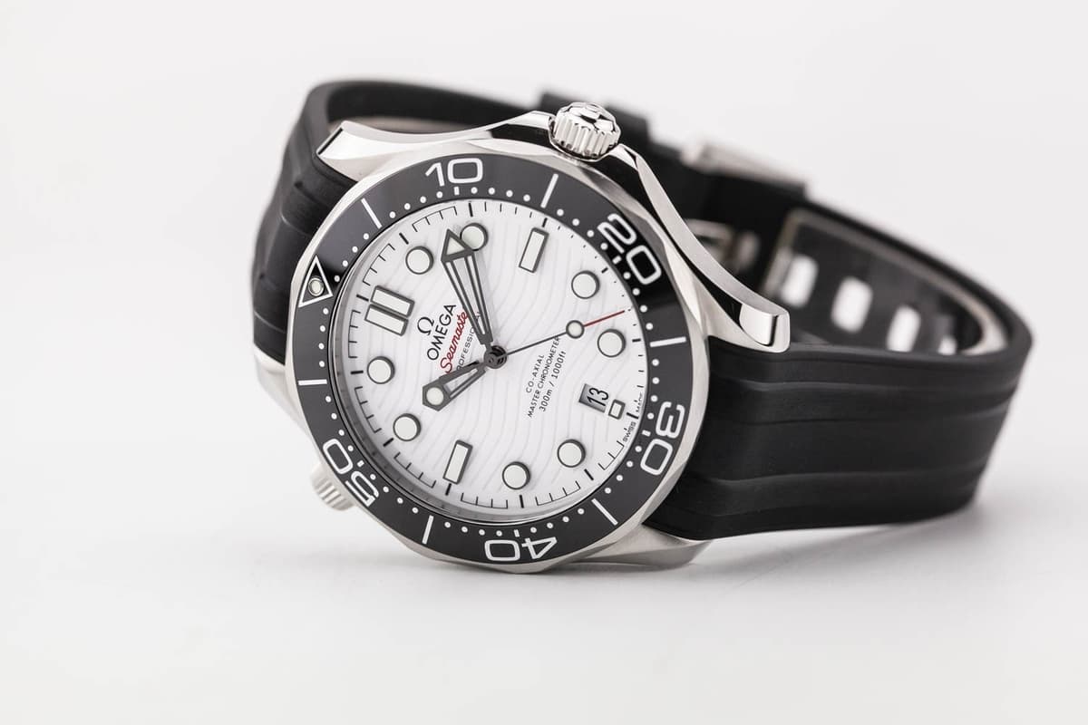 Omega Seamaster 300 White 42mm 210.32.42.20.04.001