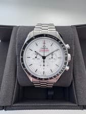 2025 Omega Speedmaster Moonwatch White Dial - MINT CONDITION - Complete Set