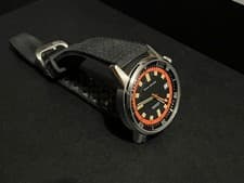 DAN HENRY 1970 Automatic Dive Watch Orange/Black 200M Vintage Condition