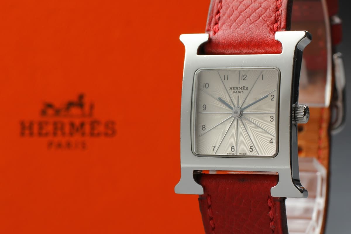 Boxed [Near Mint] HERMES H Watch HH1.210 Textured Dial Red Belt Quartz Women's