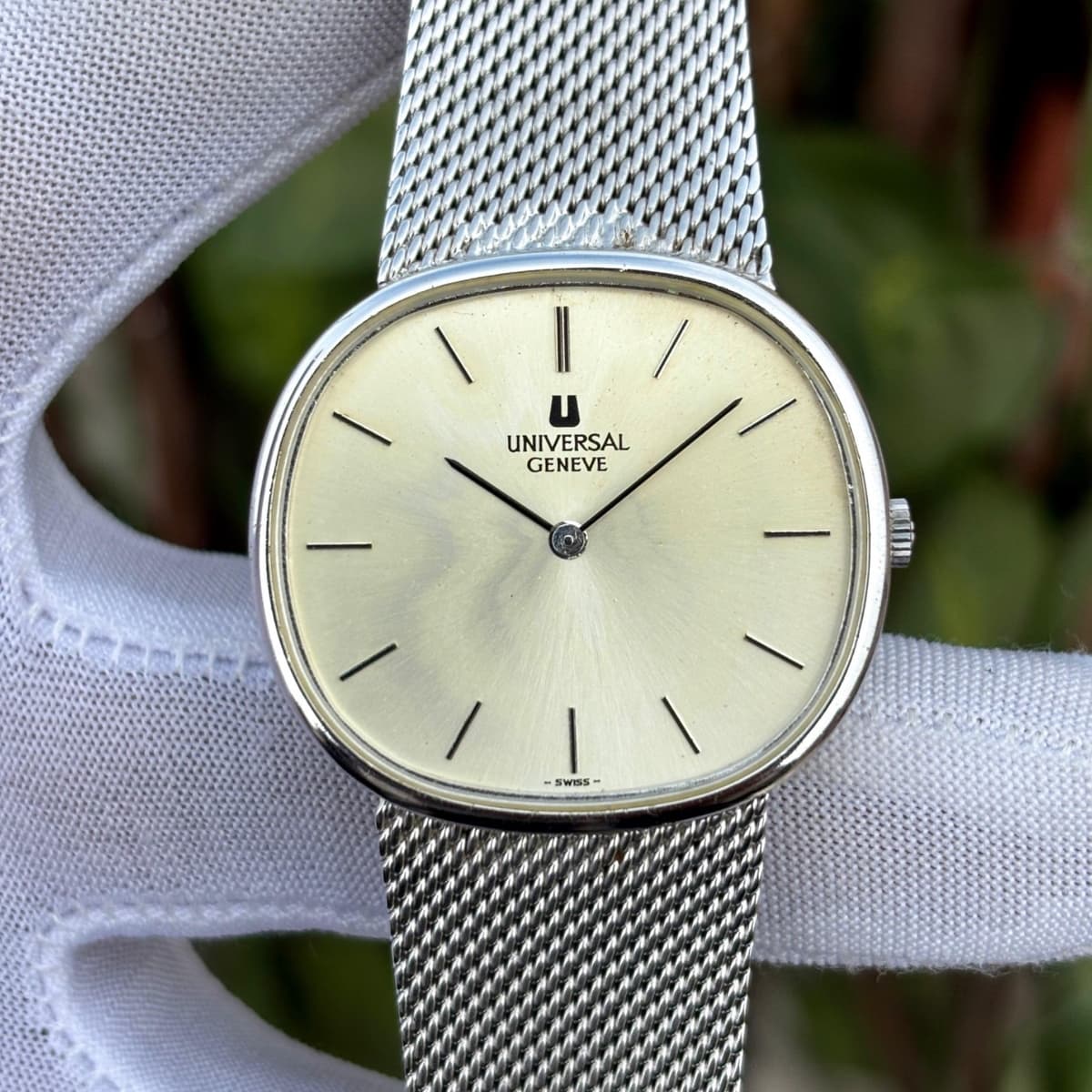 Vintage Universal Geneve "Ellipse" Sunburst Dial Manual Wind Swiss Watch 842125