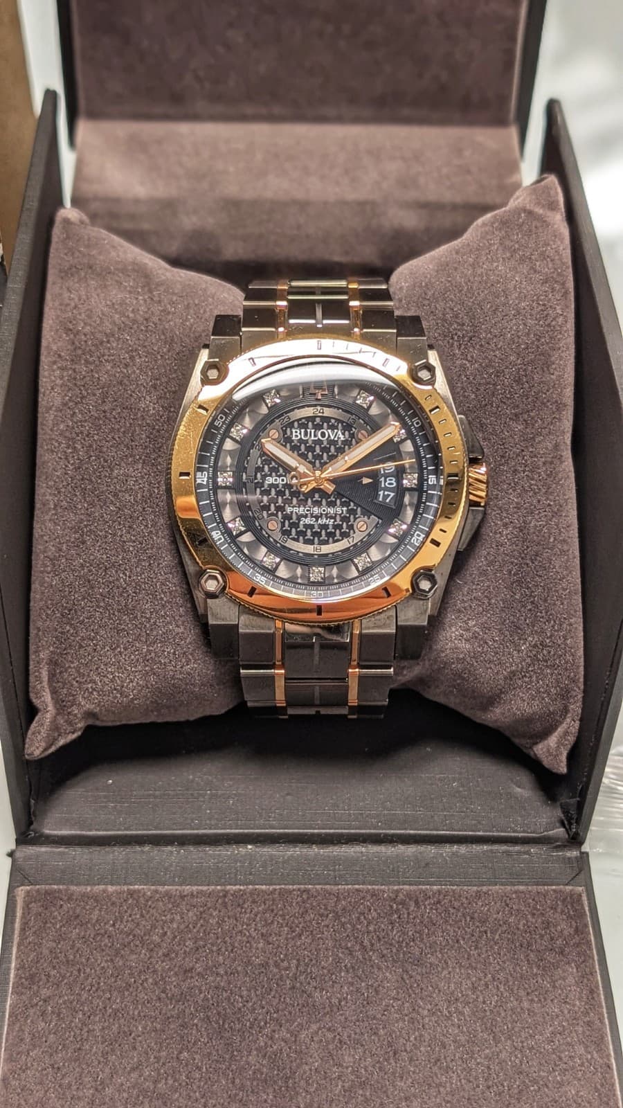 Bulova Precisionist 98D149 300M Black Gold Diamond Dial Watch 262kHz w/Box Links