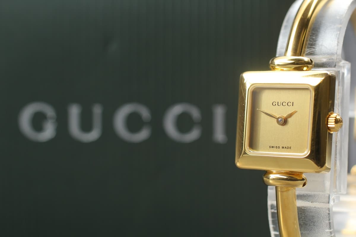 [Near MINT w/box] GUCCI 1900L Gold Dial Square Quartz Women's Watch From JAPAN