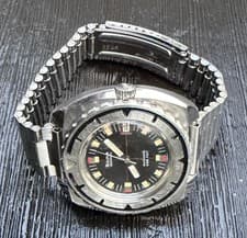 Vintage Bulova Snorkel 666 Devil Diver 23 Jewel Automatic Dive Watch
