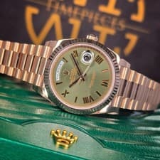 MINT ROLEX DAY-DATE 40MM 228235 18K ROSE GOLD RARE OLIVE ROMAN WARRANTY B&P