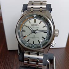 Near Seiko Prospex SBDC215 Watch
