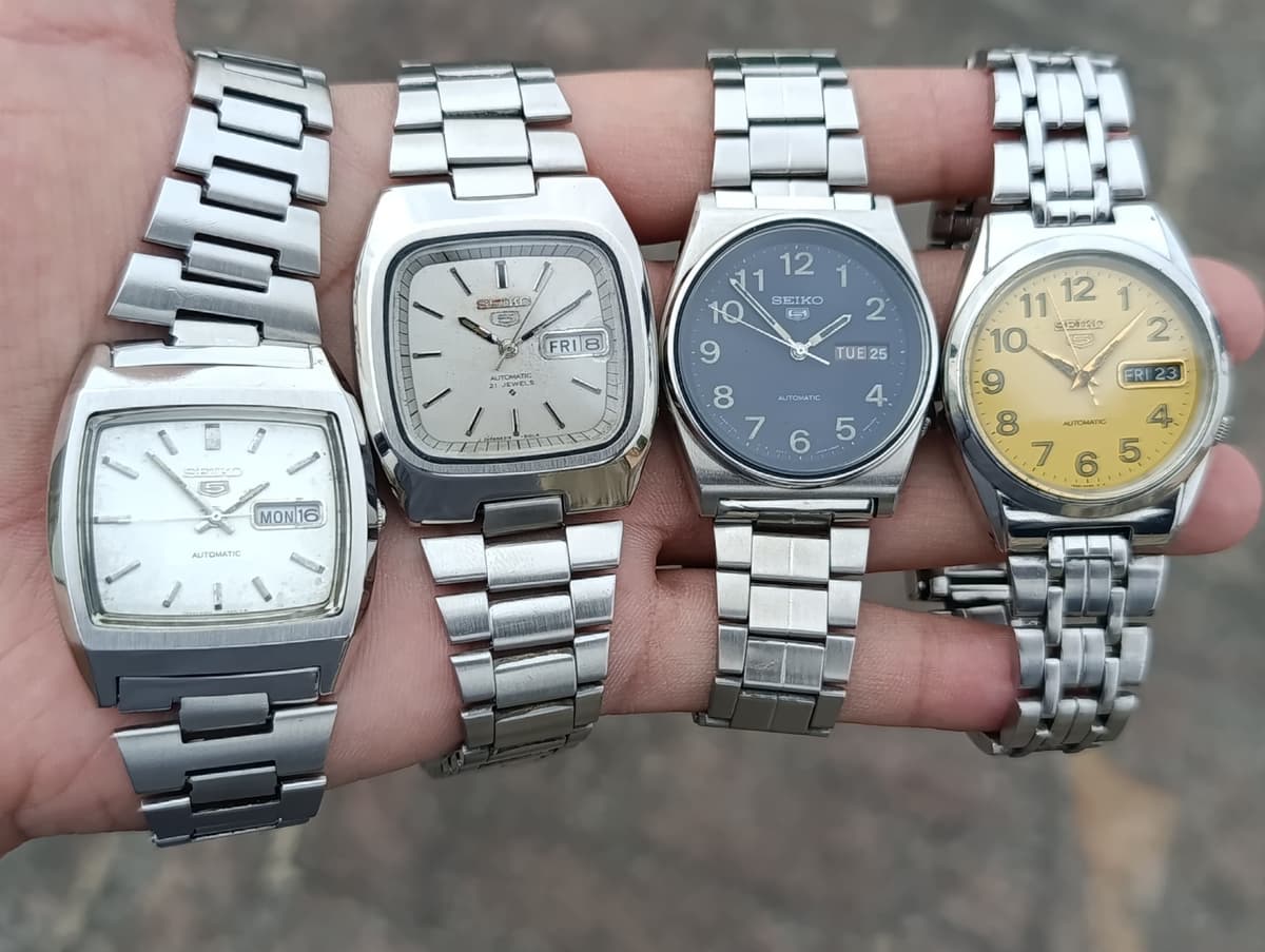 Lot of 4 Vintage Seiko 5 Automatic Day-Date SS Men's Japanese Wristwatches Work