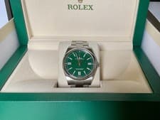 Rolex Oyster Perpetual 41mm 124300 Green Dial Stainless Steel Complete Full Set