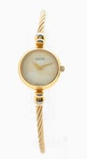 [Near MINT] GUCCI 2700.2L Gold White Shell Dial Quartz Womens Watch From Japan