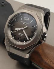 Girard-Perregaux Laureato Absolute Ti-230 FULL SET box and papers - *RARE FIND!*
