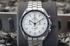 Omega Speedmaster Moonwatch White Dial - 310.30.42.50.04.001 - Complete Set