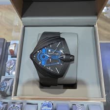 UNUSED Hamilton Ventura XXL Bright DUNE Special Edition H24614330 Black Quartz