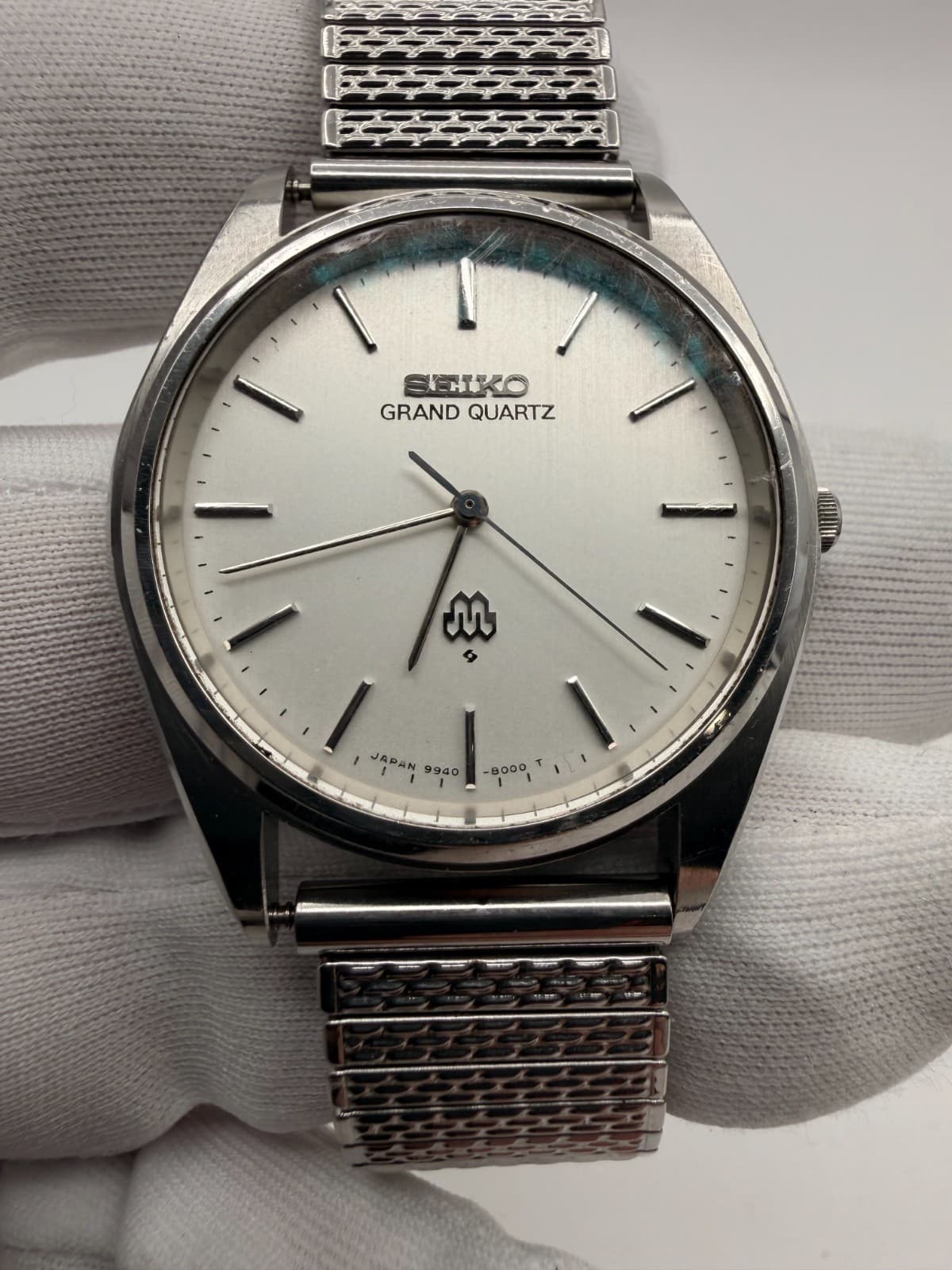 SEIKO 9940-8000 Grand Quartz — Vintage 1970s Japanese Dress Watch, Silver Dial