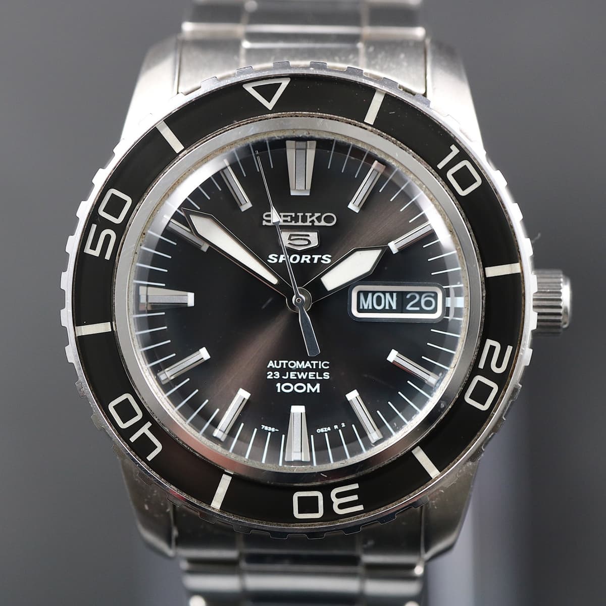 Seiko 5 Sports – 7S36 C – black bezel – 42mm