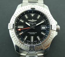Breitling Avenger GMT 43 A32397 300m RRP £4,050