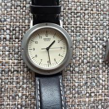 Seiko Chariot Reprint Quartz Watch Men 35mm White Dial Limited Ed 1982 Model