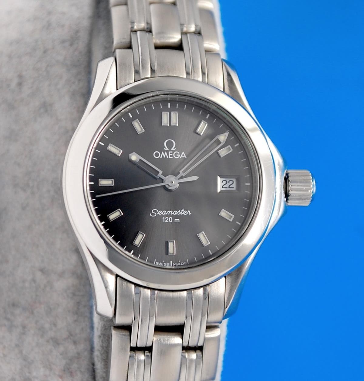 Ladies Omega Seamaster SS Steel Watch - Black Dial - Sapphire Crystal - 2581.43