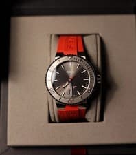 Oris Aquis 43.5mm with an Automatic Movement and 300 Metres Water Resistance