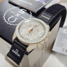 OMEGAｘSwatch Moonswatch ”Mission to Jupiter” Bioceramic Beige Quartz Boxed