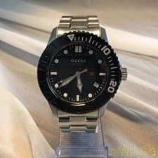 Quartz Watch Model YA126249 126.2 GUCCI