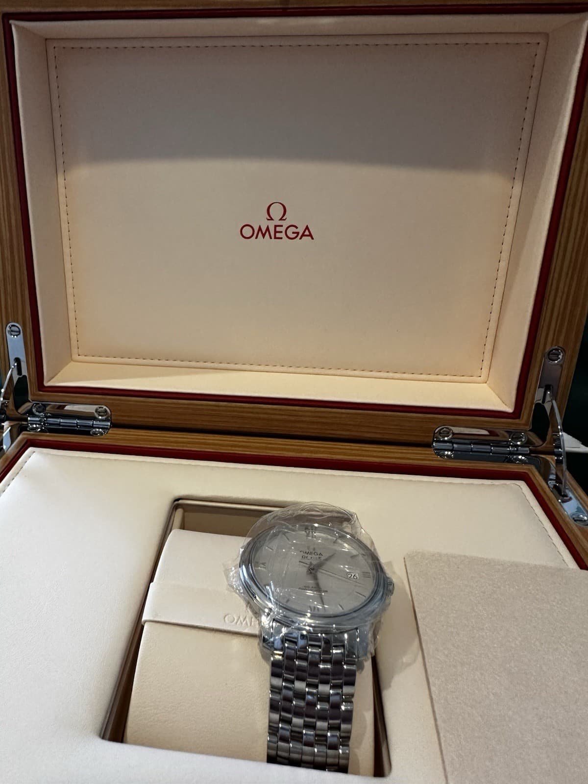 Omega De Ville Prestige Automatic Steel 42410372002001