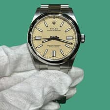 2026 NEW Rolex Oyster Perpetual 134300 41mm Beige Dial Complete Set