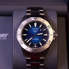 TAG Heuer Aquaracer Professional 200 WBP2111 Blue Dial 40mm Auto Full Set Mint