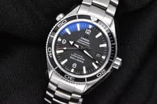 2006 Omega Seamaster Planet Ocean 600M 42mm Steel Black Dial 2201.50 Box & Cards