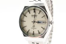 Vintage [NEAR MINT] SEIKO SUPERIOR 4883-8100 Day Date Qz Men's Watch From JAPAN