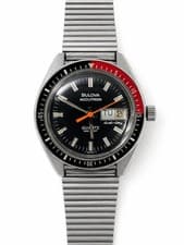 Rare Bulova Accutron 8112 Quartz Diver Red Bezel Day-Date 1977 Watch