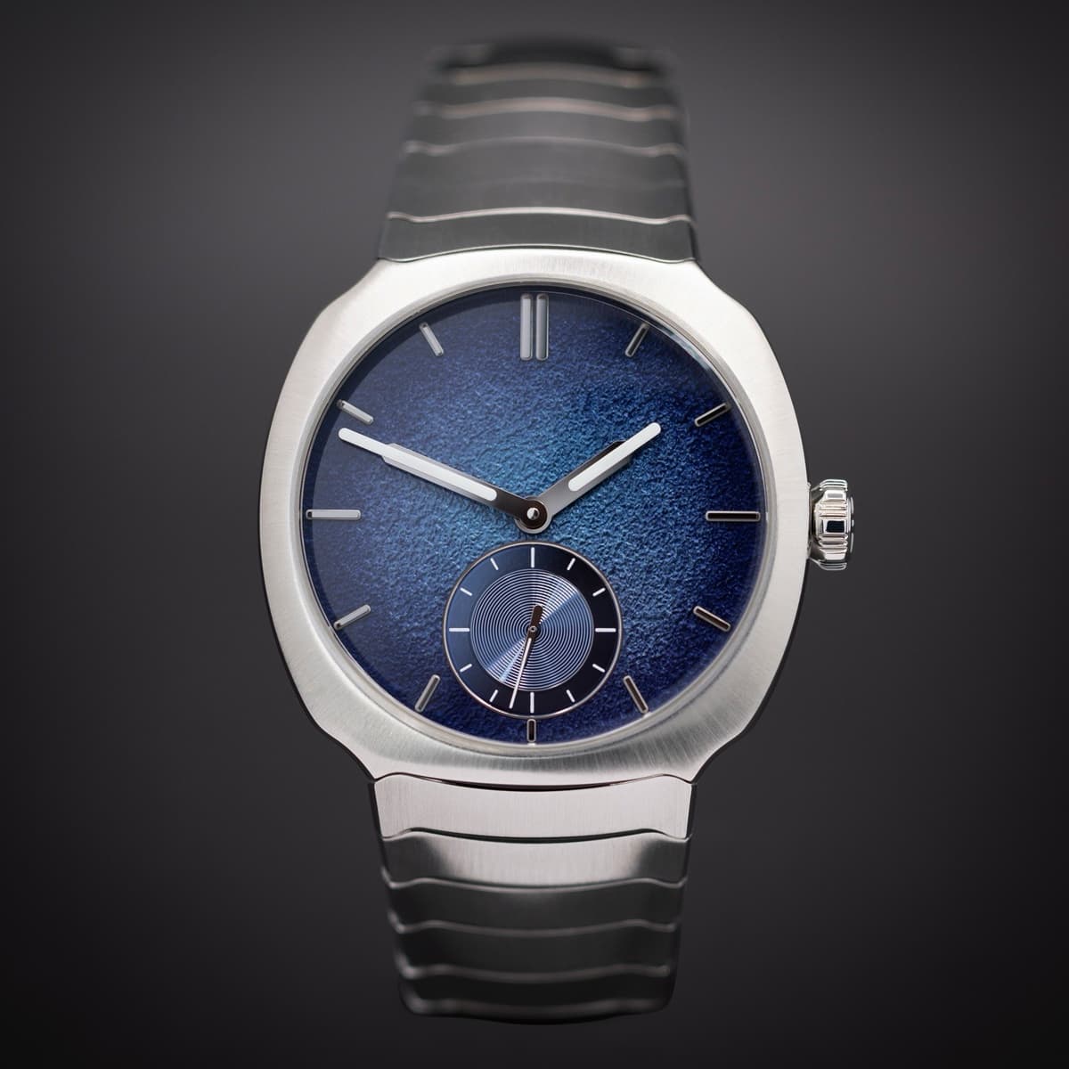 H. Moser & Cie 6500-1200 Streamliner Small Seconds Blue Fumé Enamel | Full Set