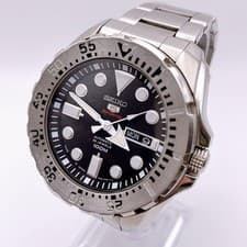 Seiko 5 Sports Automatic Diver Watch 44mm Mens 4R36 03T0 wrist 17cm