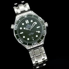 2024 Omega Seamaster Diver 300M Green Wave 42mm 210.30.42.20.10.001 Full Set