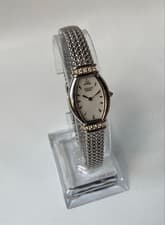 Seiko Credor Quartz Diamond Mother of Pearl Dial K18 Gold Watch Women