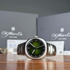 New Complete Matrix Green Cal. HMC 201 H Moser & Cie. Streamliner Centre Seconds