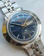 Vintage Bulova Automatic 23 Jewel Dynamic Mens Watch Keeps Time Blue Dial