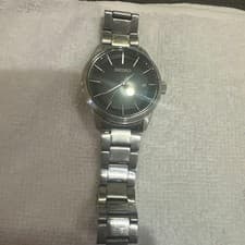 Seiko Quartz Watch Analog Black Dial Japan Timepiece Classic