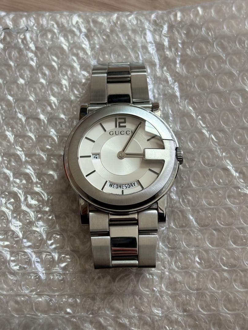 GUCCI Wristwatch Silver Stainless Men s