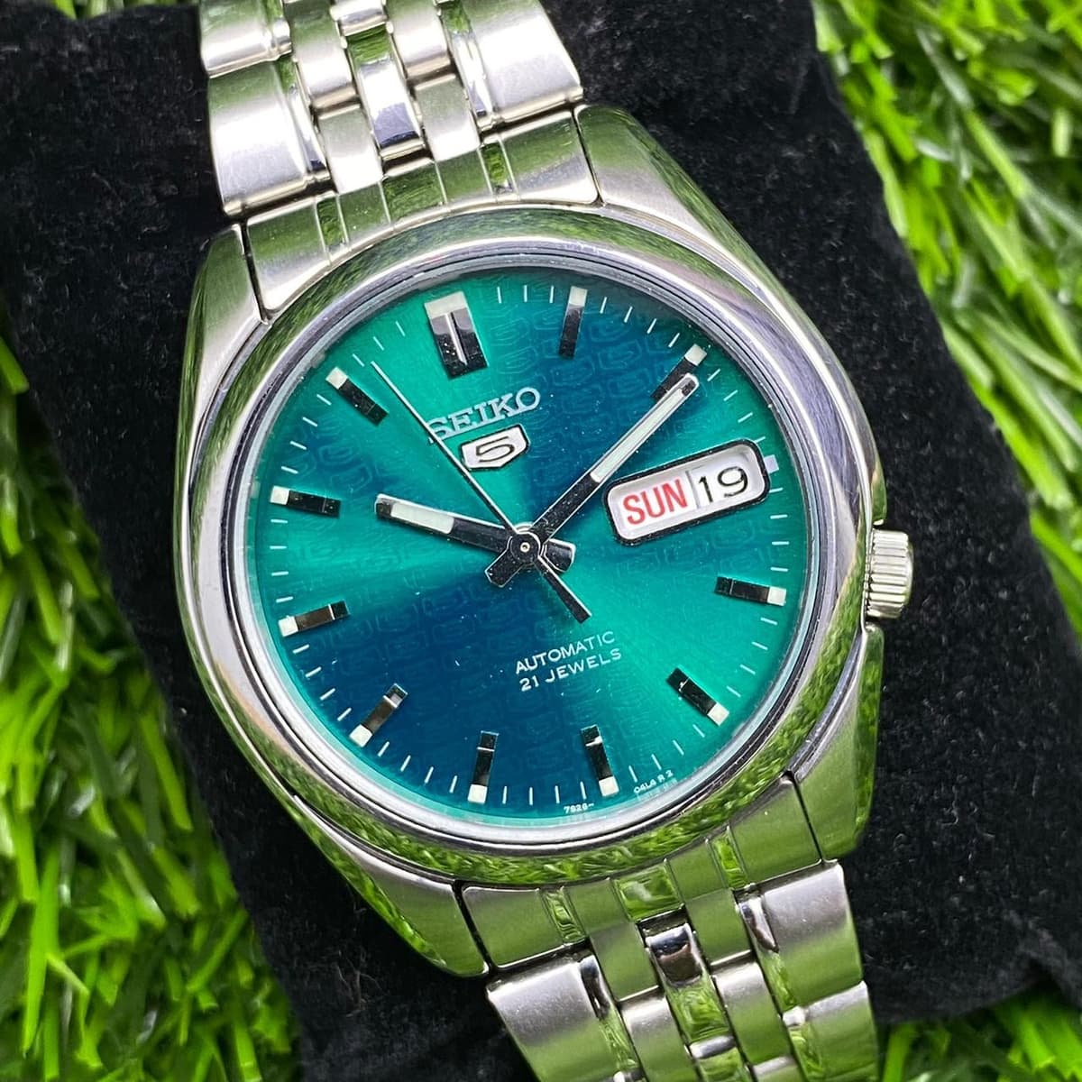 Rare Seiko 5 Automatic SNK543 Green Dial Automatic 7S26-0V10 Emboss Logo DayDate